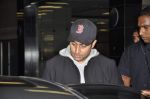 Abhishek Bachchan return from NY in Mumbai Airport on 23rd April 2013 (21).JPG